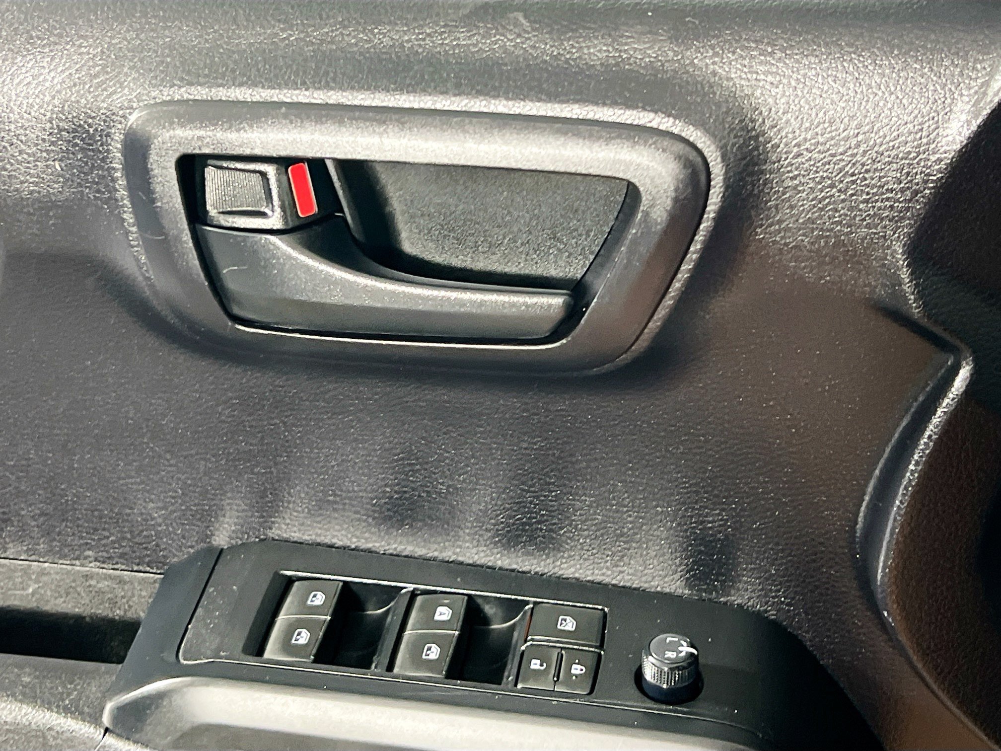 Used 2019 Toyota Tacoma SR w/ SR Convenience Package RWD image 16