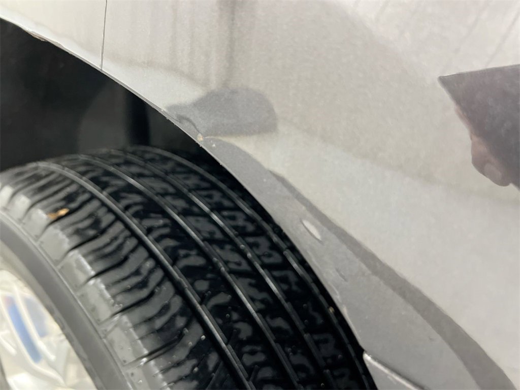 Used 2015 GMC Yukon SLT image 32