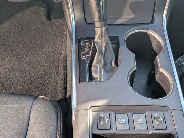 Used 2015 Toyota Camry XLE FWD image 16
