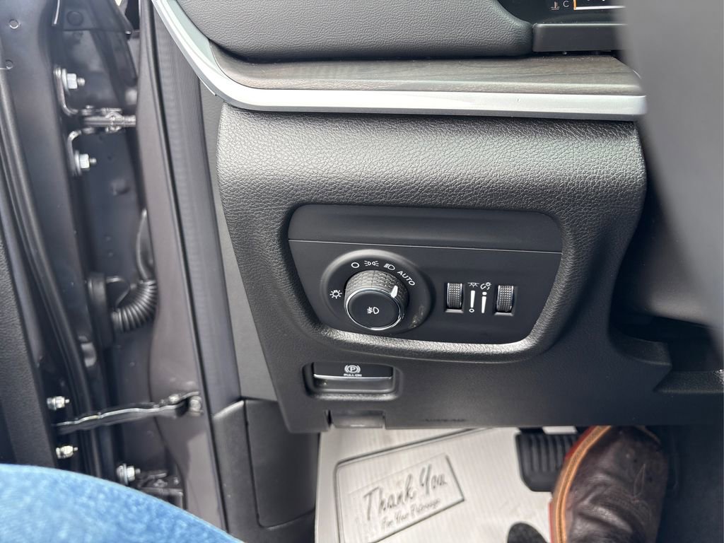 New 2026 Jeep Grand Cherokee L Limited image 15