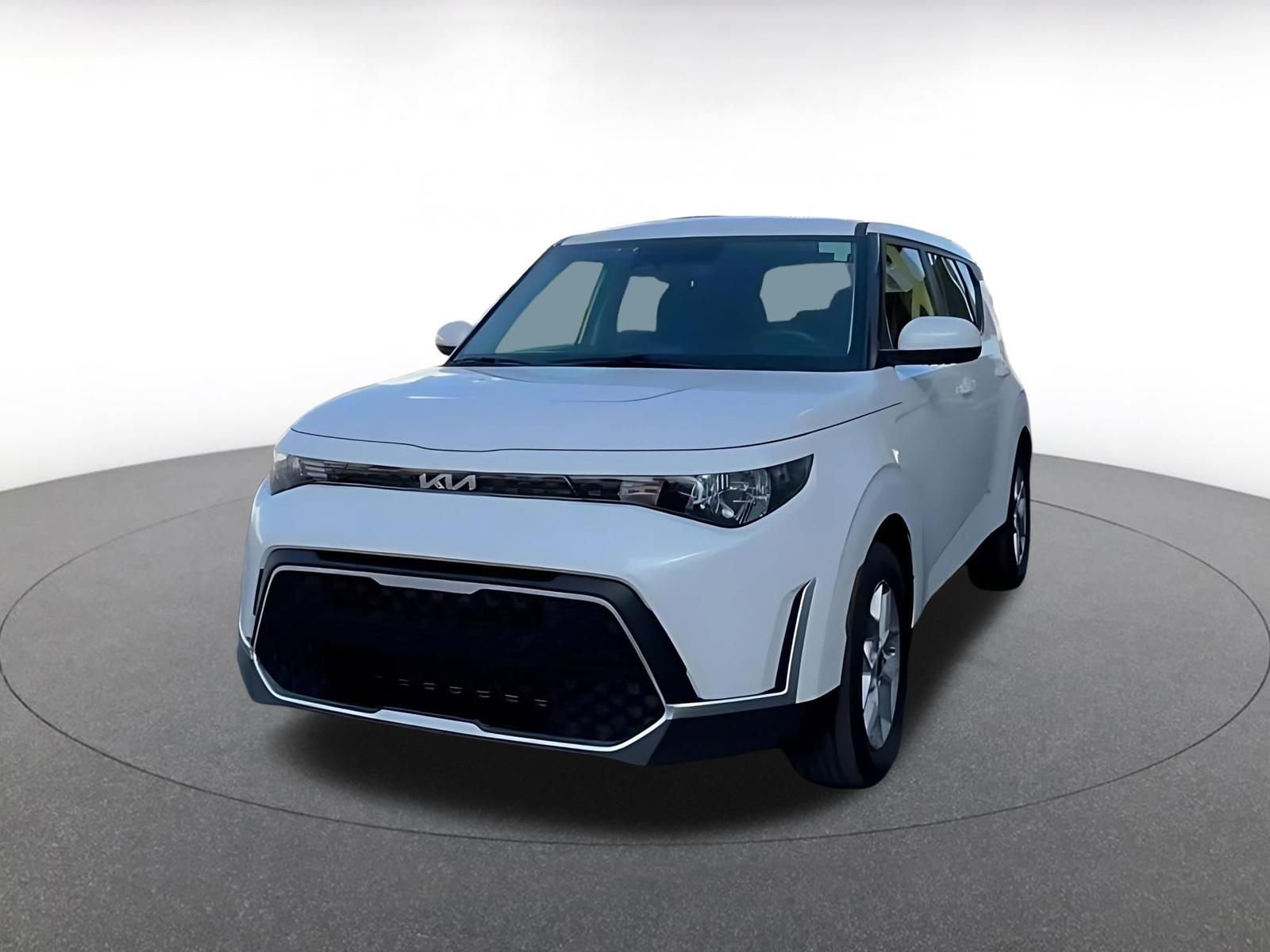 Used 2025 Kia Soul LX w/ LX Technology Package FWD image 7
