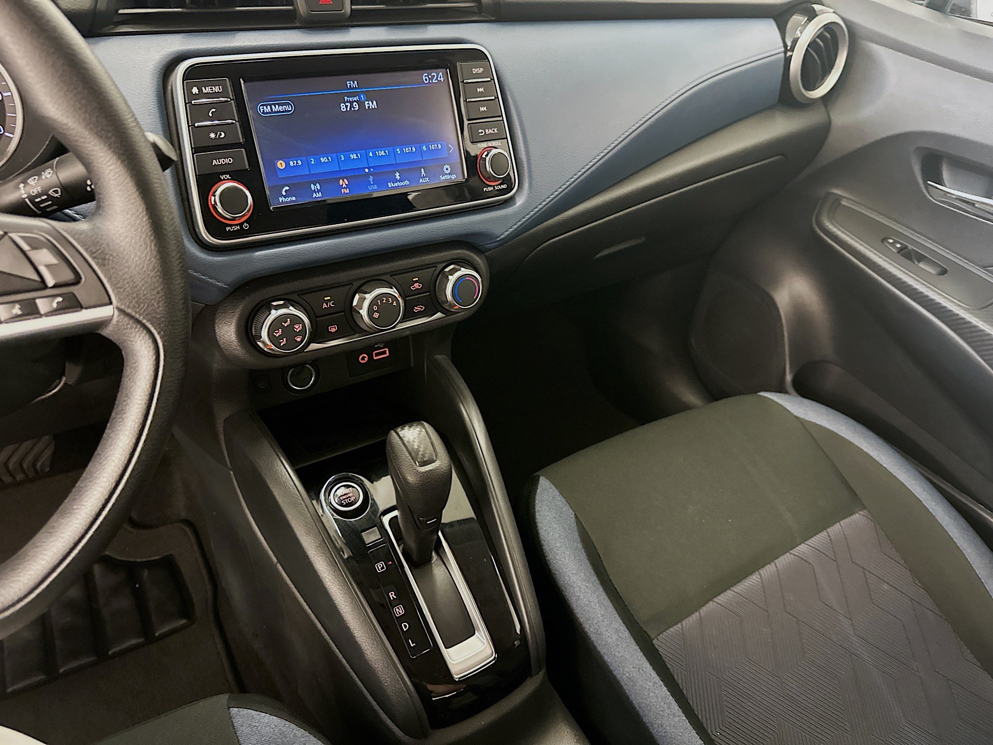 Used 2025 Nissan Versa SV FWD image 25