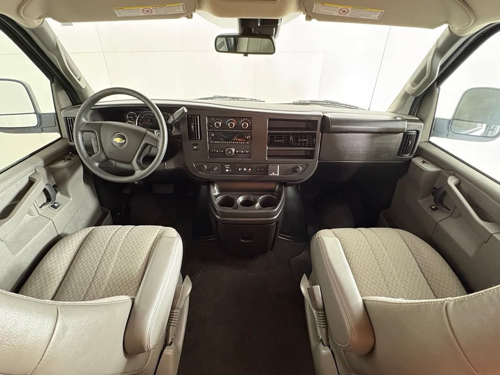 Used 2024 Chevrolet Express 3500 LT w/ LT Preferred Equipment Group RWD image 17