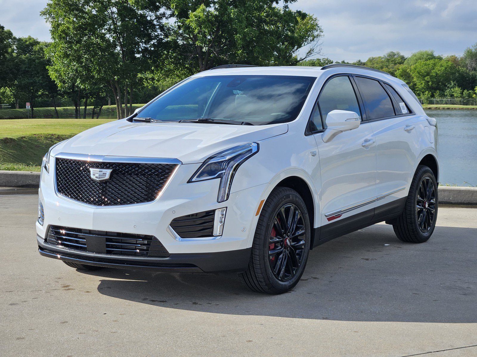 New 2026 Cadillac XT5 Sportv w/ LPO, Red Accent Package AWD/4WD image 2
