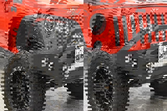 Used 2015 Jeep Wrangler Unlimited Sahara w/ Connectivity Group image 15