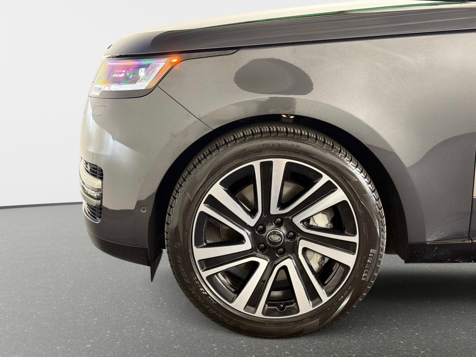 Used 2023 Land Rover Range Rover SE image 13