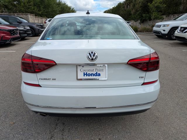 Used 2018 Volkswagen Passat 2.0T SE w/ SE Lighting Package image 5