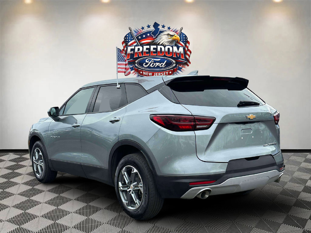 Used 2025 Chevrolet Blazer LT AWD/4WD image 5