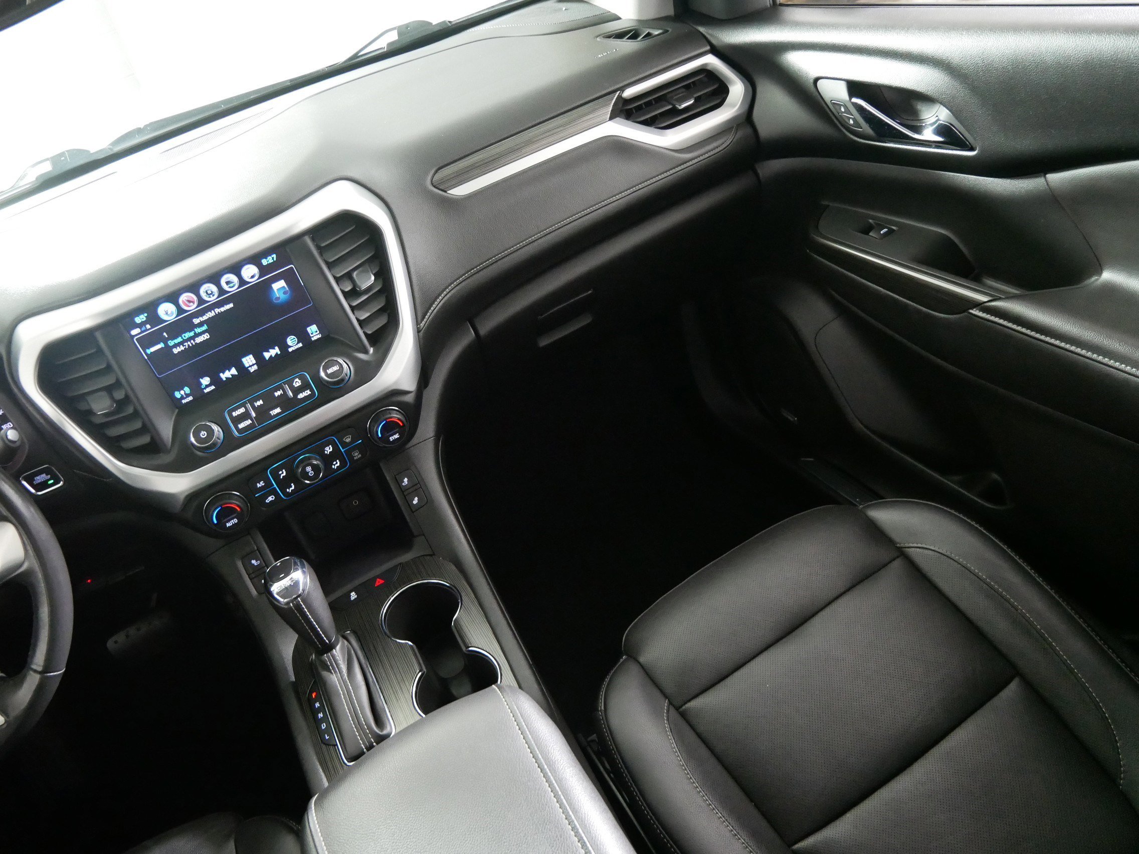 Used 2018 GMC Acadia SLT AWD/4WD image 11