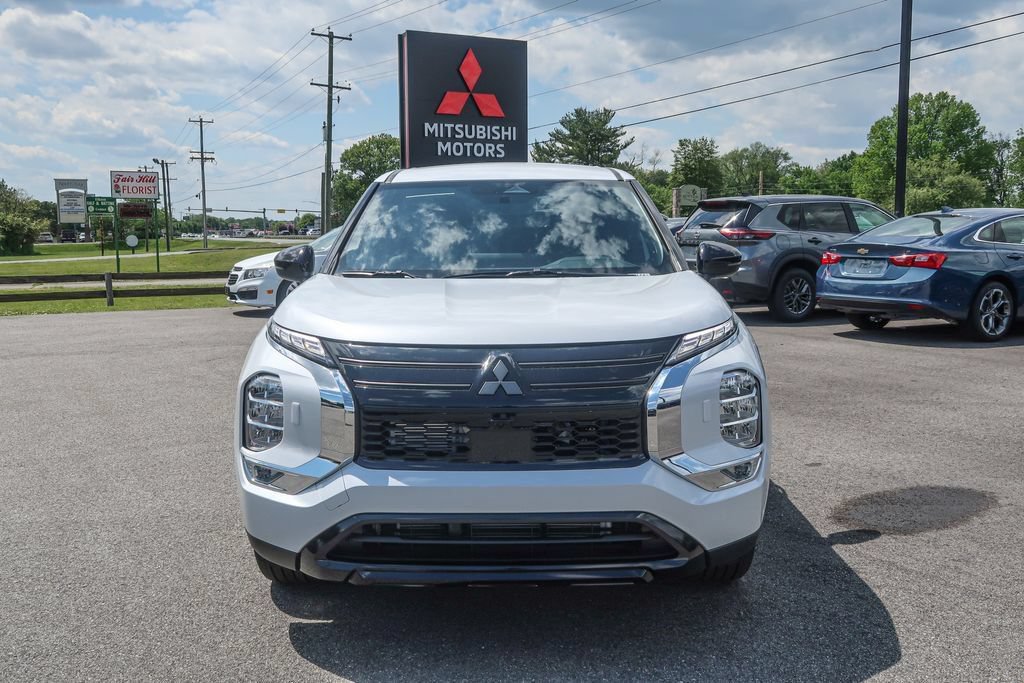New 2026 Mitsubishi Outlander LE AWD/4WD image 6