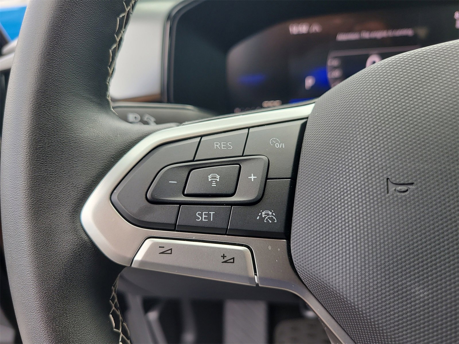 Certified 2025 Volkswagen Taos S image 28