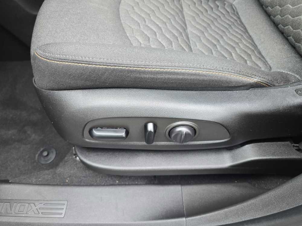 Used 2019 Chevrolet Equinox LT image 18