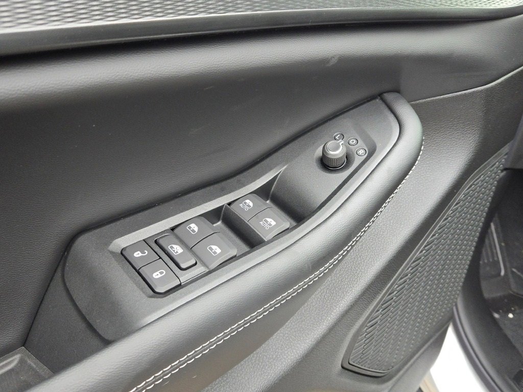 New 2025 Jeep Grand Cherokee L Altitude image 24