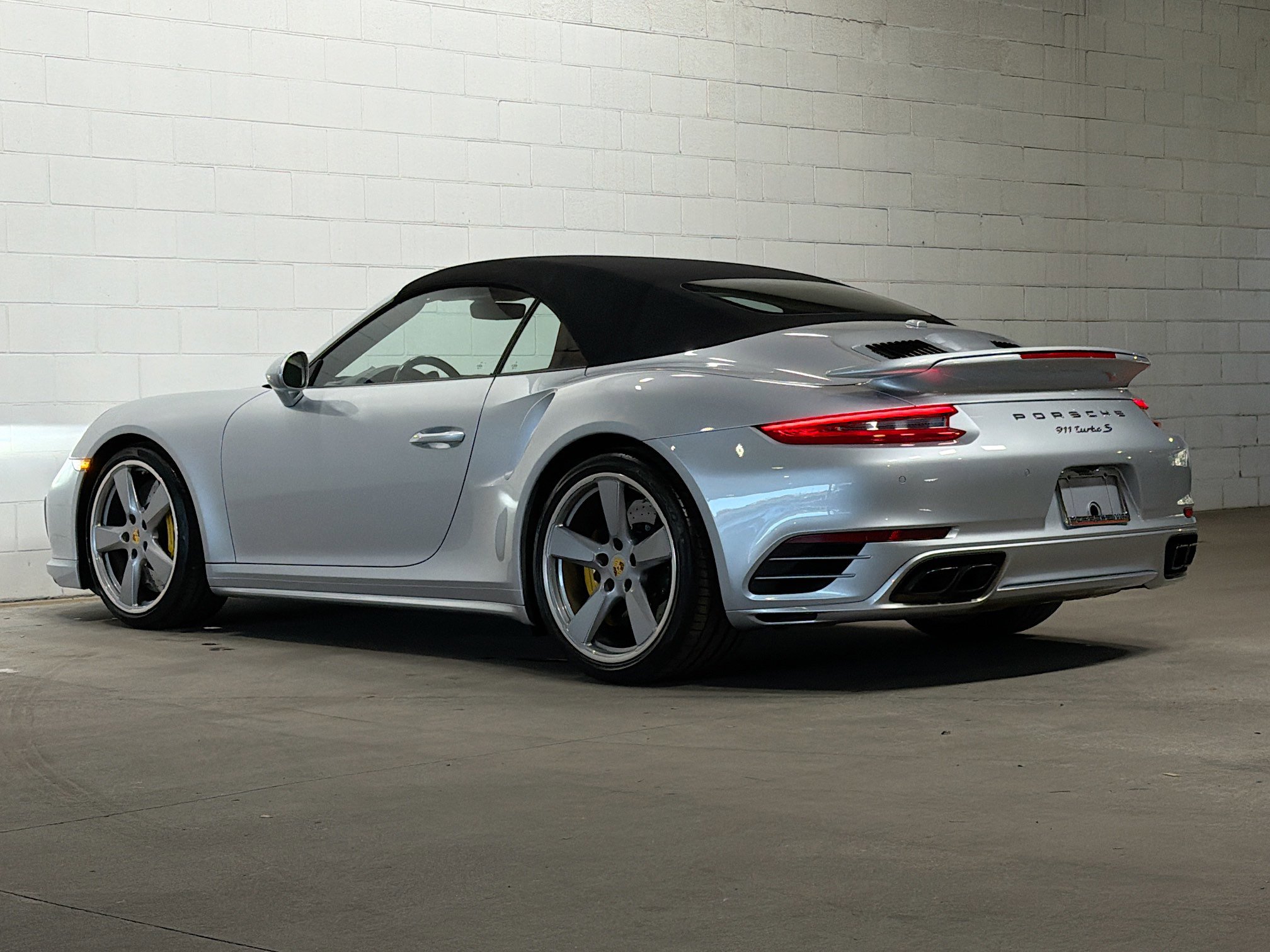 Used 2018 Porsche 911 Turbo S image 3