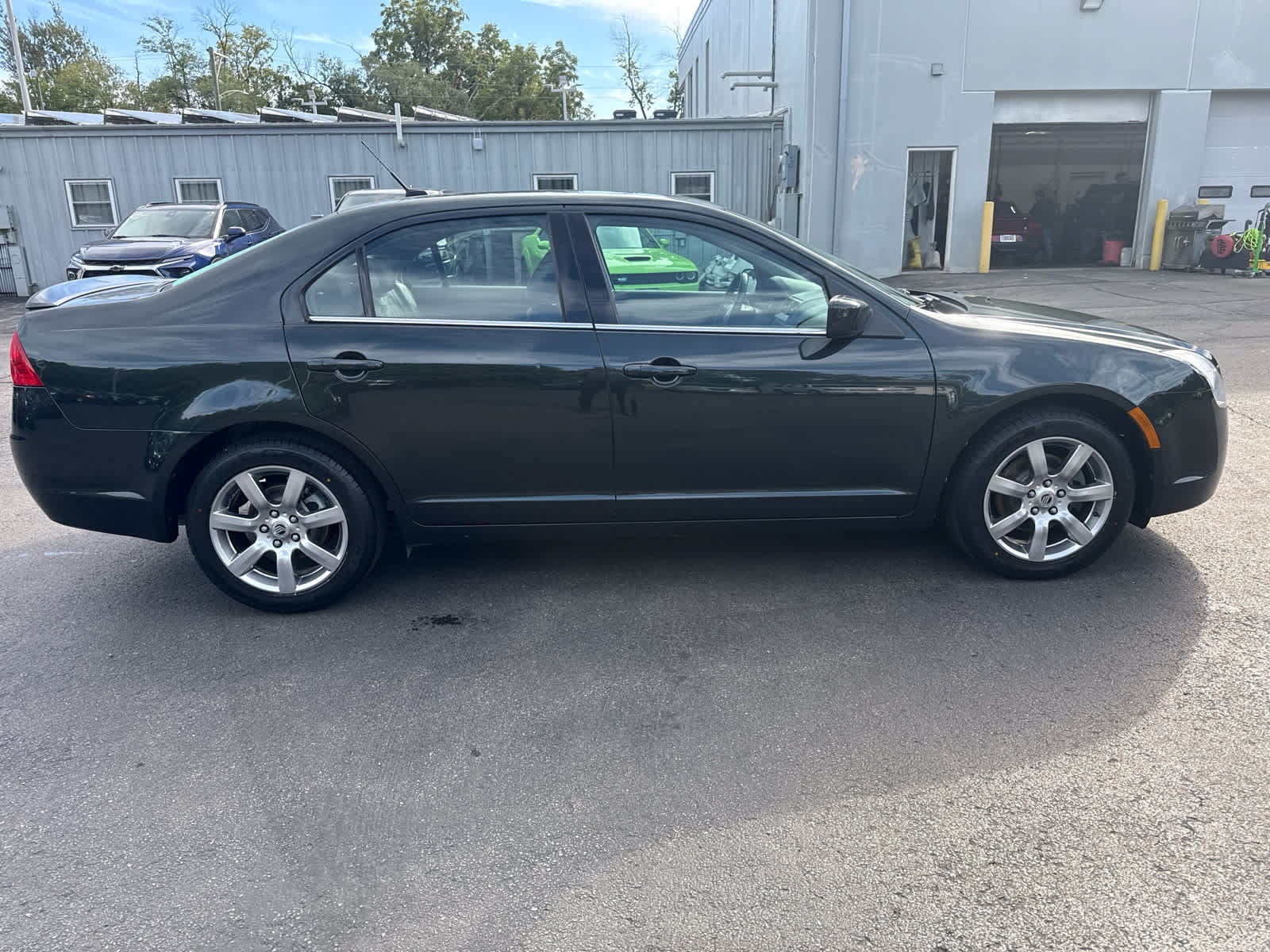 Used 2010 Mercury Milan Premier FWD image 2