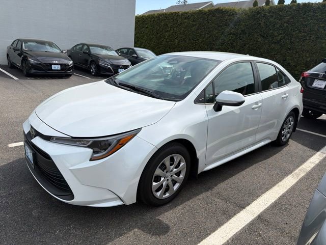 Used 2026 Toyota Corolla LE FWD image 1