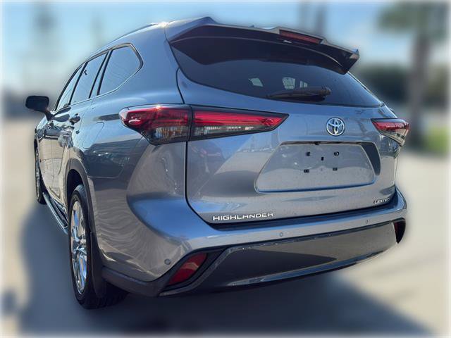 Used 2021 Toyota Highlander Limited FWD image 5
