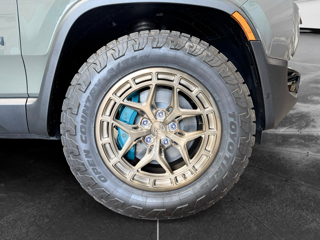 Used 2026 Rivian R1S Premium AWD/4WD image 34