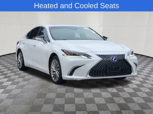 Used 2020 Lexus ES 300h Ultra Luxury w/ Accessory Package 2 FWD video 2