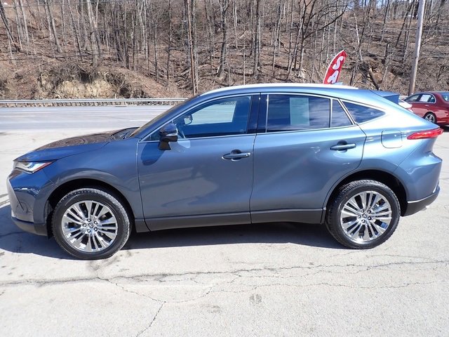 Certified 2024 Toyota Venza XLE image 10