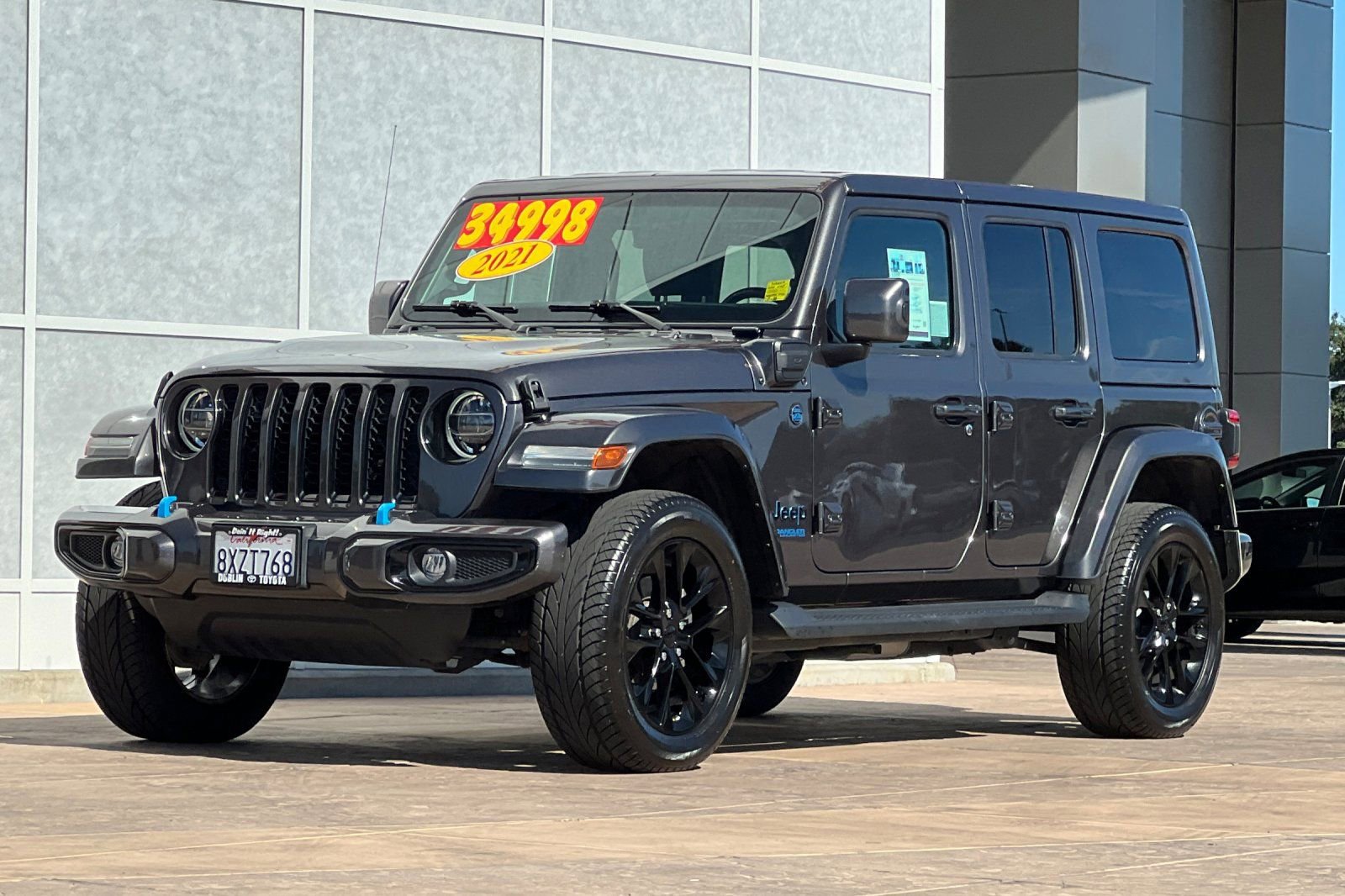 Used 2021 Jeep Wrangler Unlimited Sahara image 8