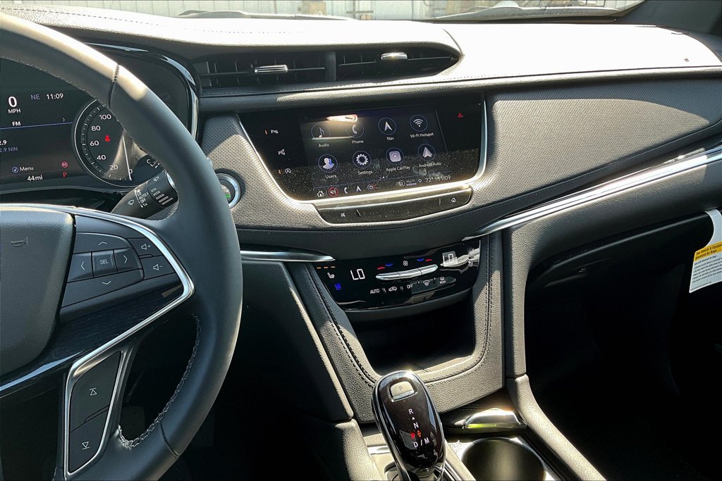New 2025 Cadillac XT5 Premium Luxury w/ Technology Package FWD image 6