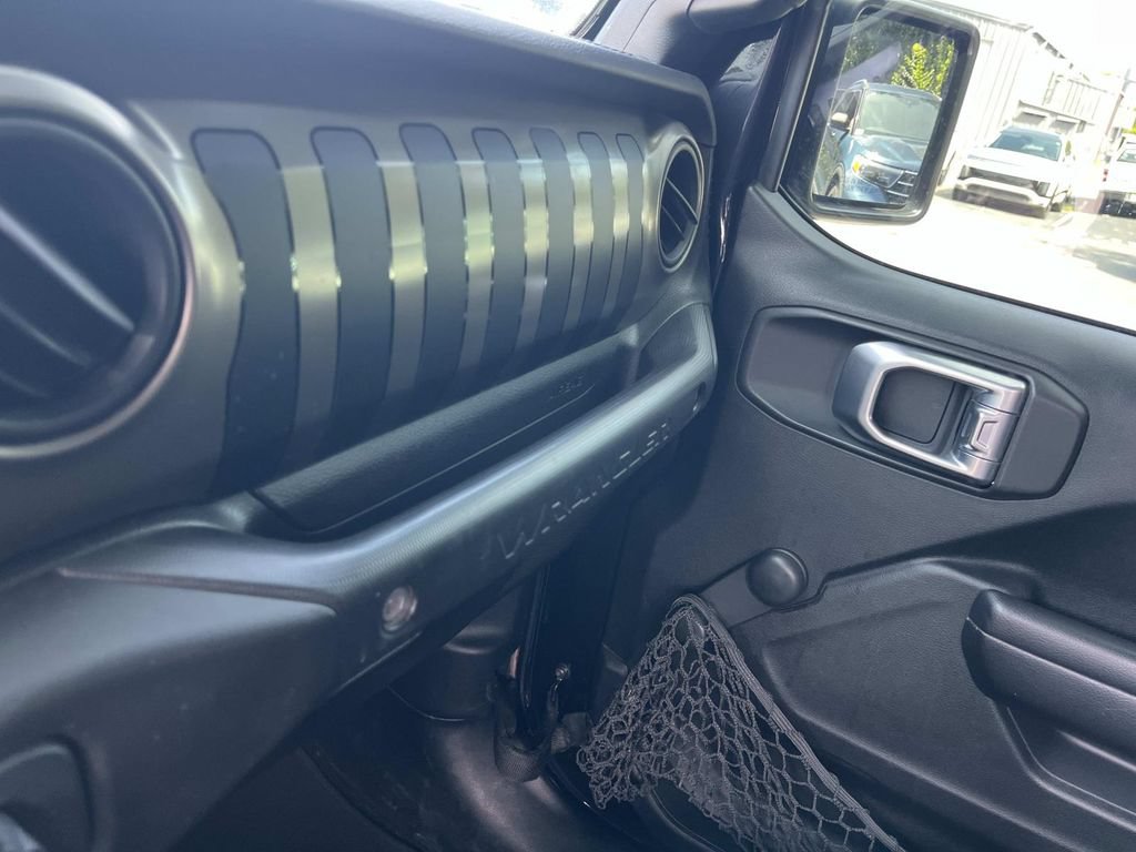 Used 2018 Jeep Wrangler Sport AWD/4WD image 14