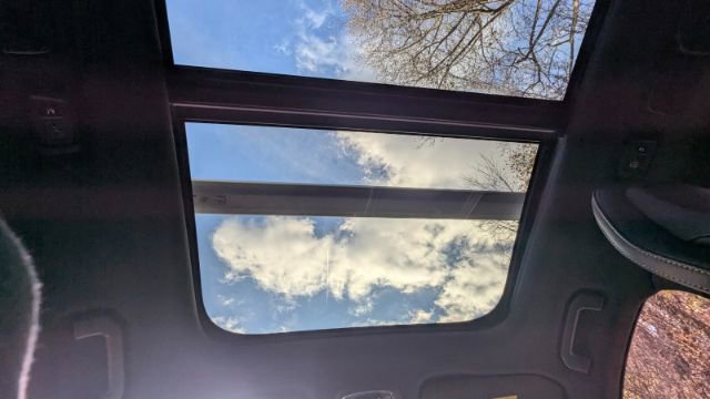 Used 2018 Volvo XC60 T6 R-Design w/ Convenience Package image 41