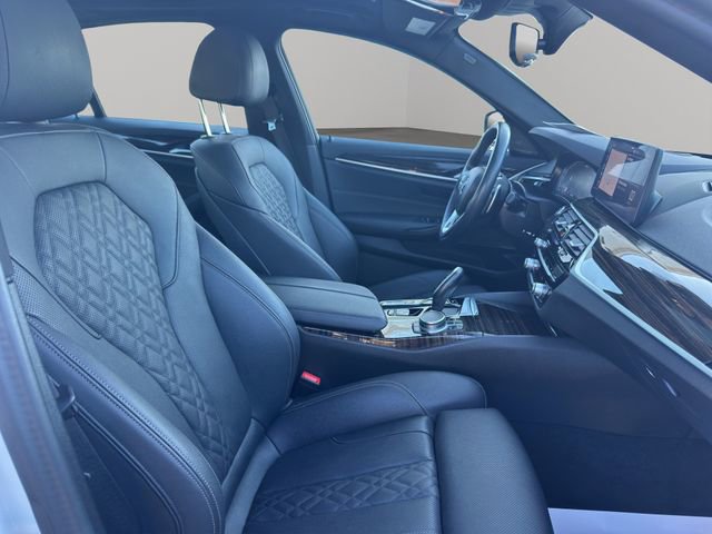 Used 2023 BMW 530e xDrive image 52