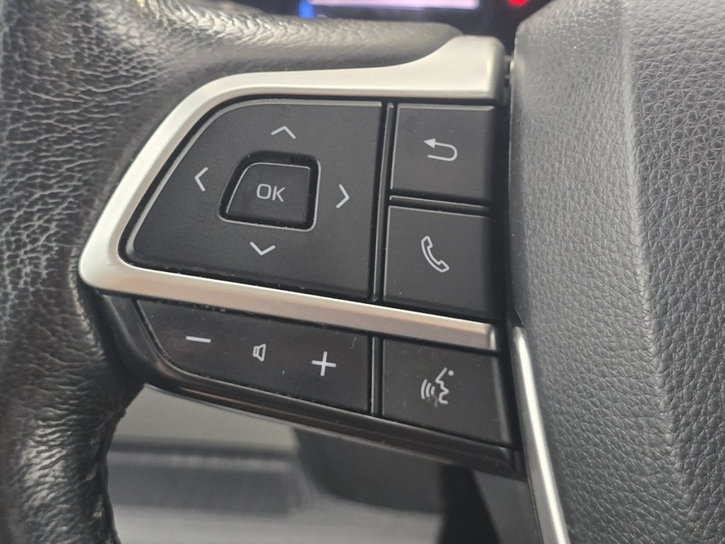 Certified 2024 Toyota Sienna XLE FWD image 34