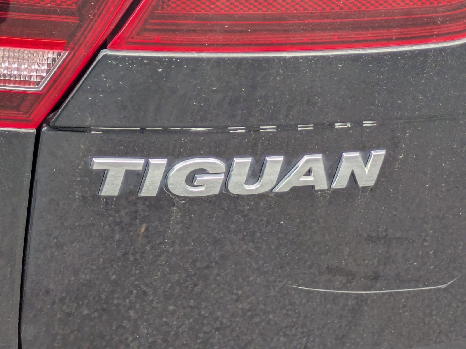 Used 2020 Volkswagen Tiguan S image 29