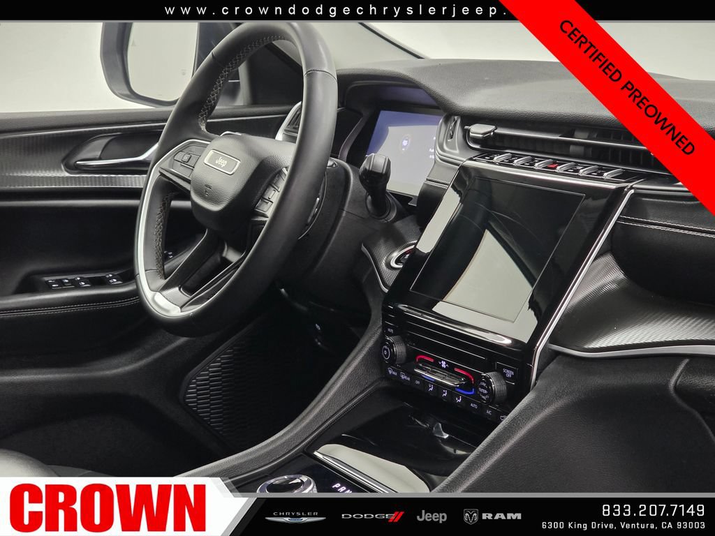 Used 2024 Jeep Grand Cherokee Laredo AWD/4WD image 11
