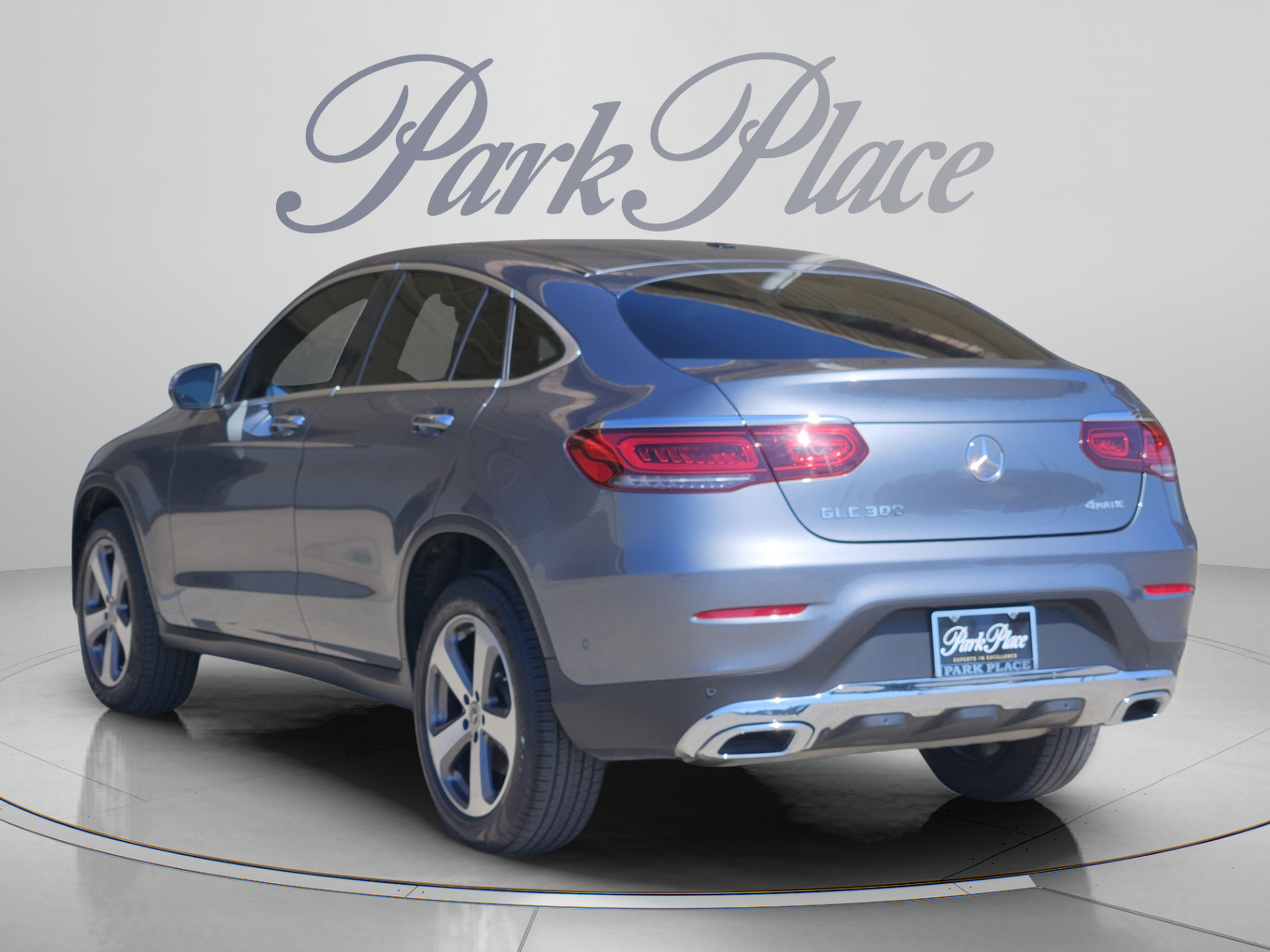 Used 2023 Mercedes-Benz GLC 300 4MATIC Coupe image 3