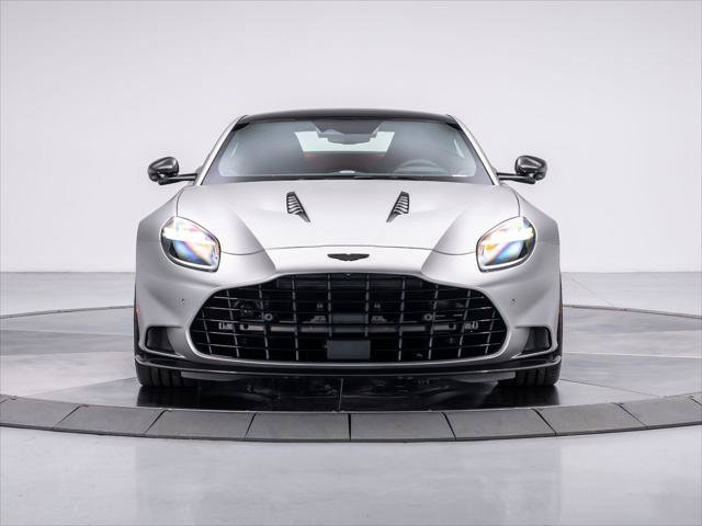 Used 2025 Aston Martin Vanquish RWD image 11