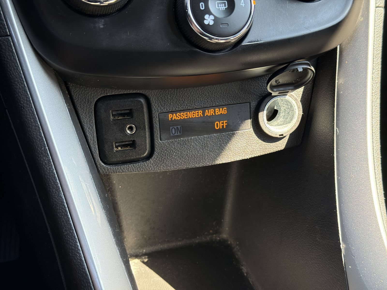 Used 2018 Chevrolet Trax LT w/ LT Convenience Package AWD/4WD image 31