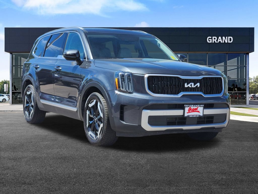 Used 2024 Kia Telluride EX AWD/4WD image 2