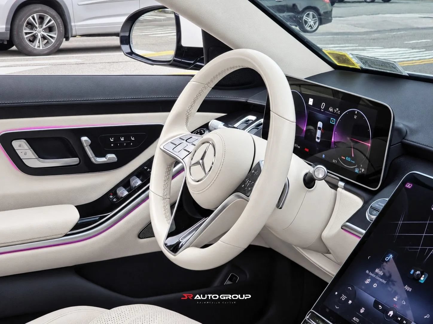Used 2022 Mercedes-Benz S 500 4MATIC w/ AMG Line Package image 30