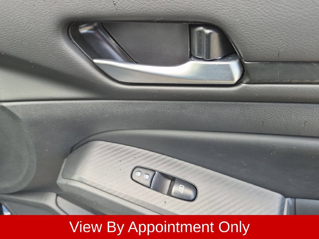 Used 2025 Nissan Altima 2.5 SV FWD image 33