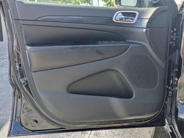 Used 2019 Jeep Grand Cherokee Altitude RWD image 9