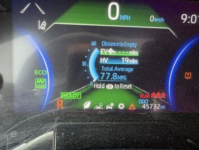 Used 2022 Toyota RAV4 SE w/ Weather & Moonroof Package AWD/4WD image 19