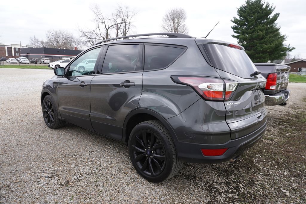 Used 2017 Ford Escape SE w/ Equipment Group 201A image 5