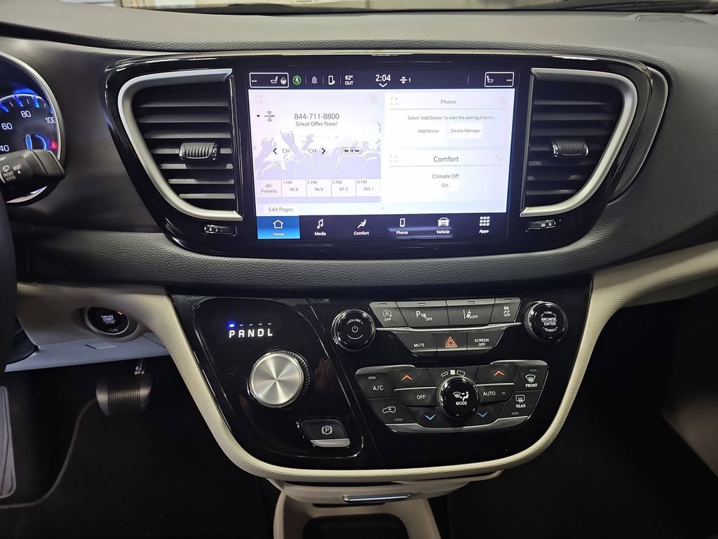Used 2023 Chrysler Pacifica Touring-L FWD image 20