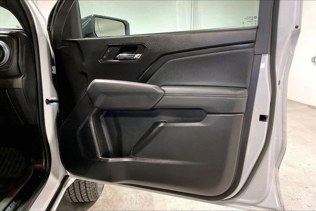 Used 2025 Chevrolet Colorado LT w/ LT Convenience Package image 22