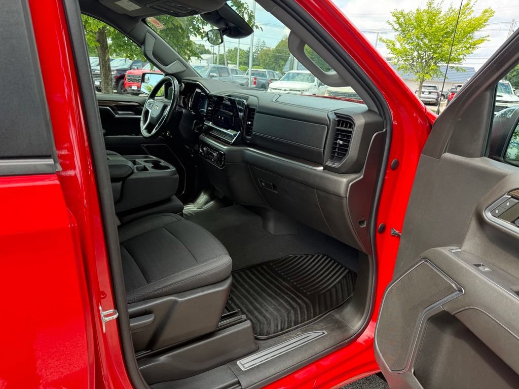Used 2022 Chevrolet Silverado 1500 LT AWD/4WD image 15