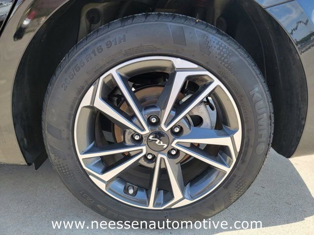 Used 2024 Kia Forte LXS FWD image 31