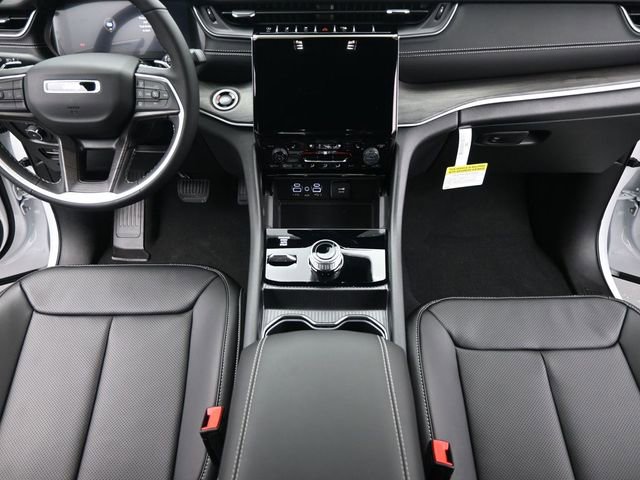 New 2025 Jeep Grand Cherokee Limited w/ Luxury Tech Group II image 23
