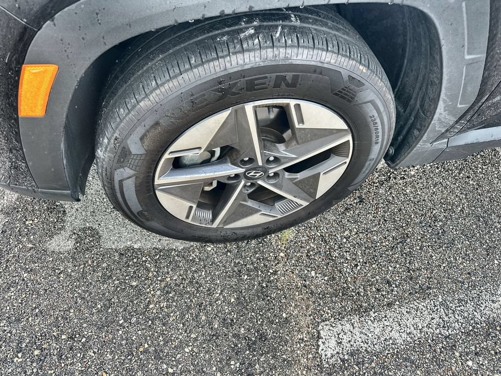Used 2025 Hyundai Tucson SEL FWD image 2