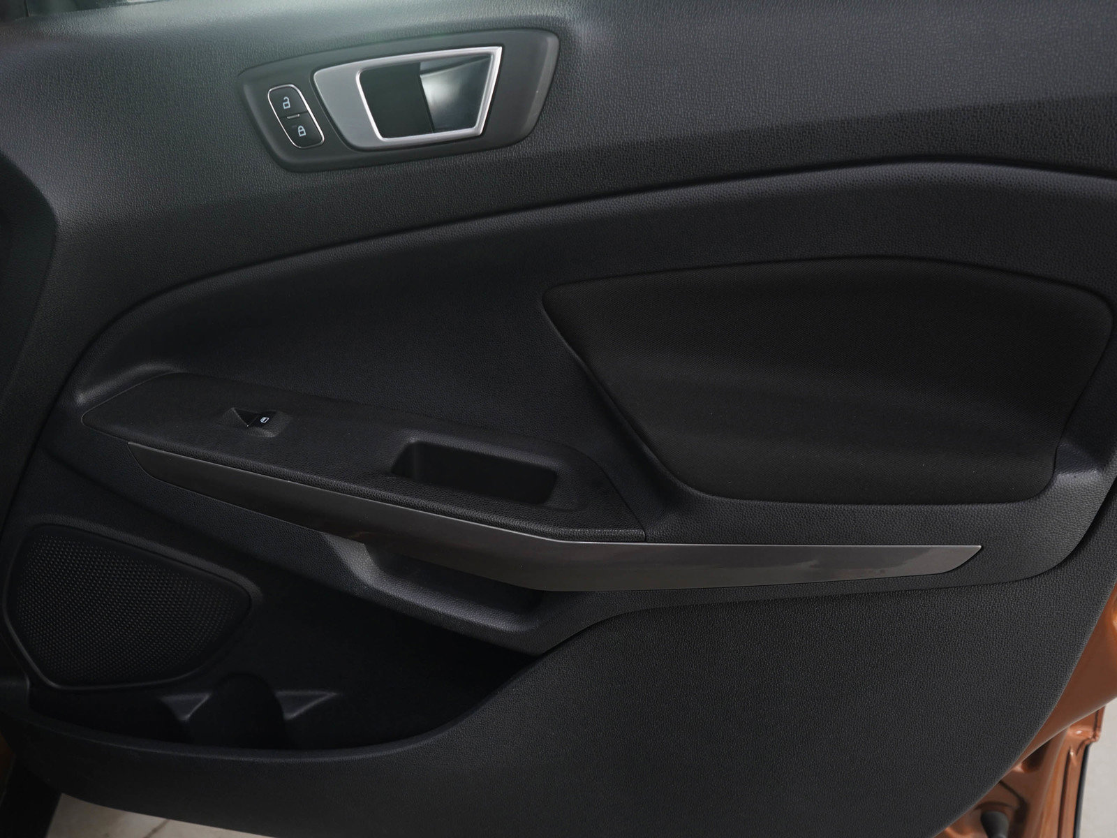 Used 2019 Ford EcoSport SE w/ SE Convenience Package image 9