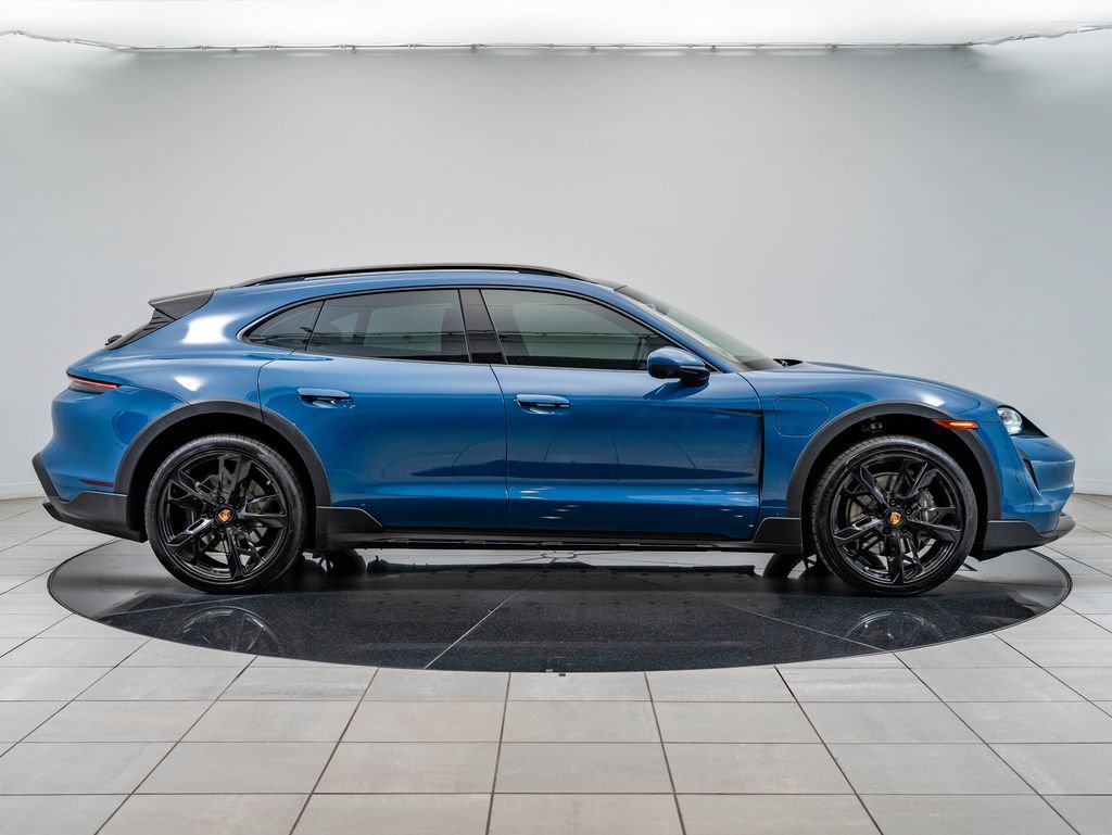 Certified 2022 Porsche Taycan 4 Cross Turismo AWD/4WD image 9