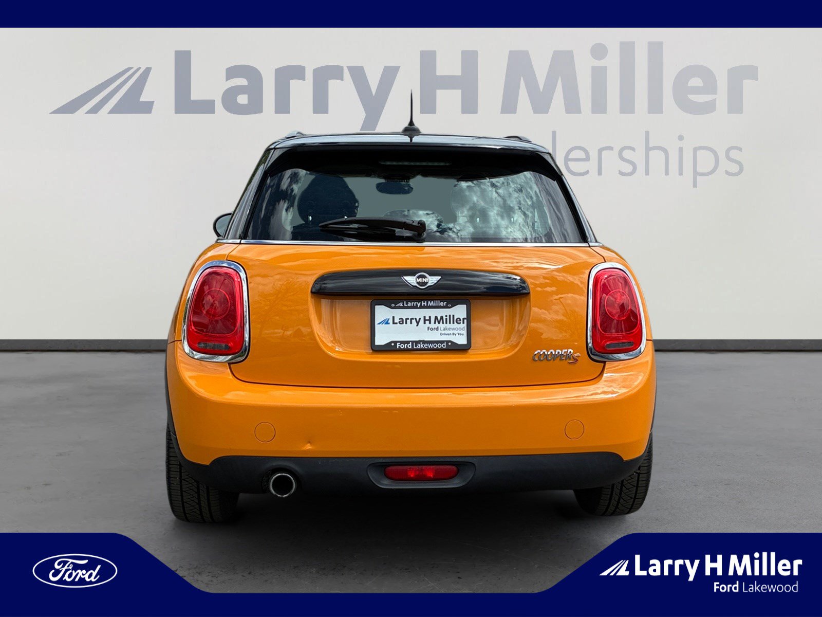Used 2016 MINI Cooper 4-Door Hardtop image 4